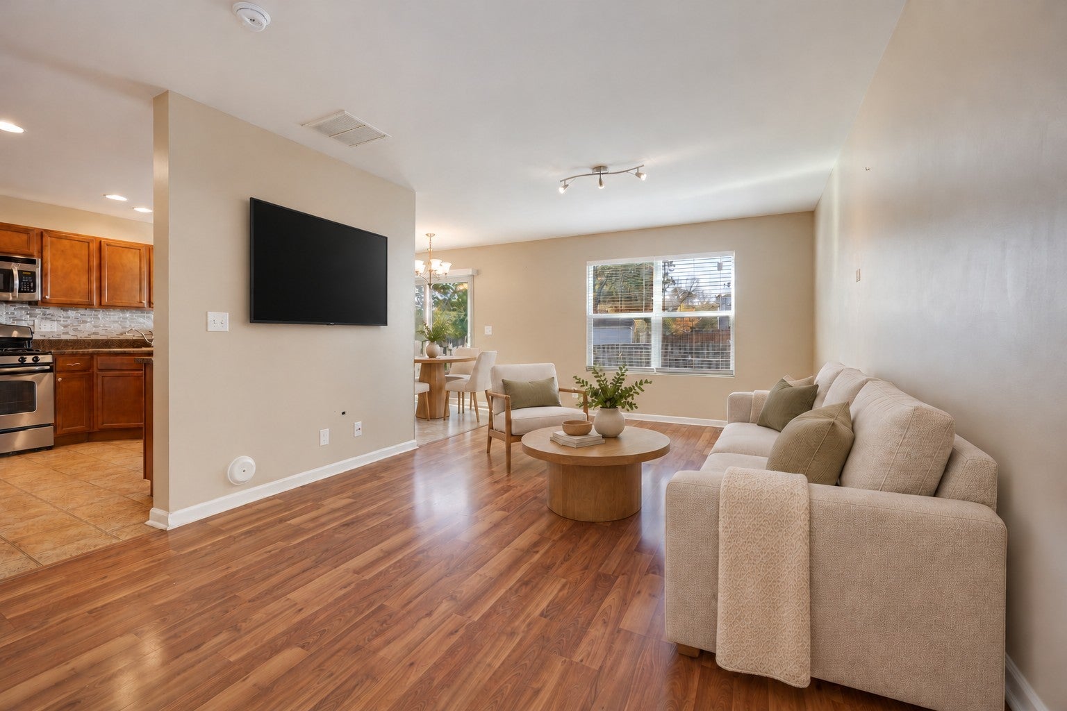 1412 Carlisle Lane