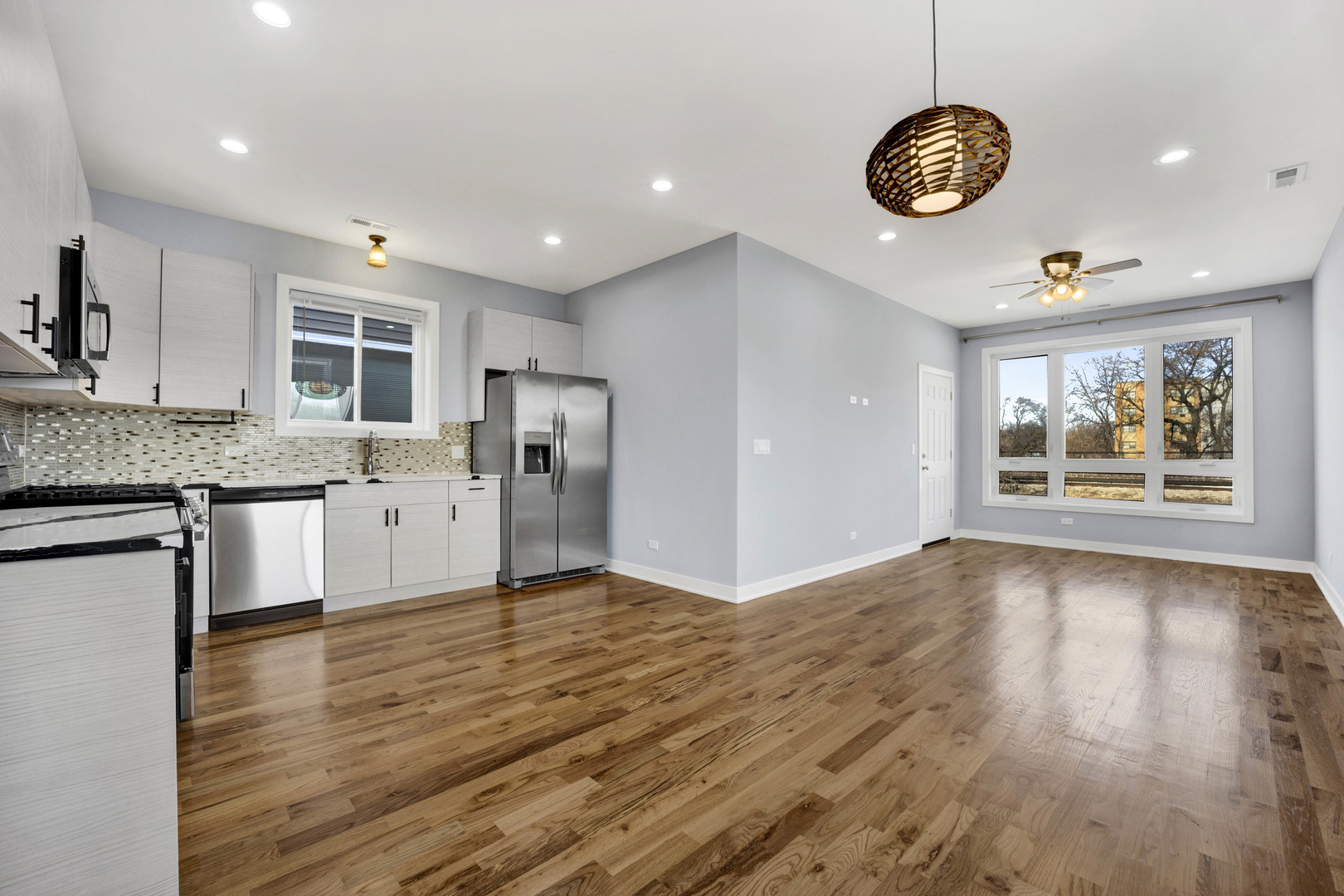 5843 W Corcoran Place