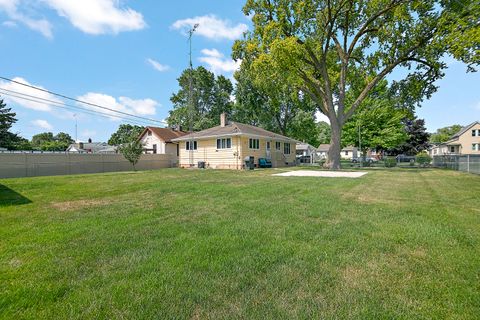 Tiny photo for 154 S Fulton Avenue, Bradley, IL 60915 (MLS # 12428105)