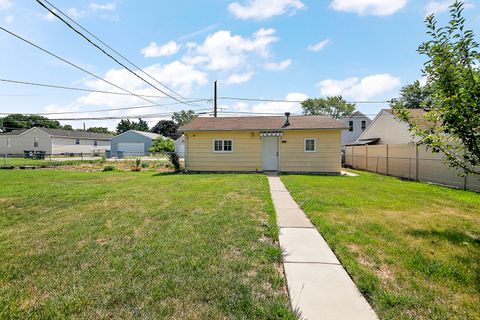 Tiny photo for 154 S Fulton Avenue, Bradley, IL 60915 (MLS # 12428105)