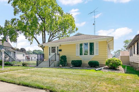 Tiny photo for 154 S Fulton Avenue, Bradley, IL 60915 (MLS # 12428105)