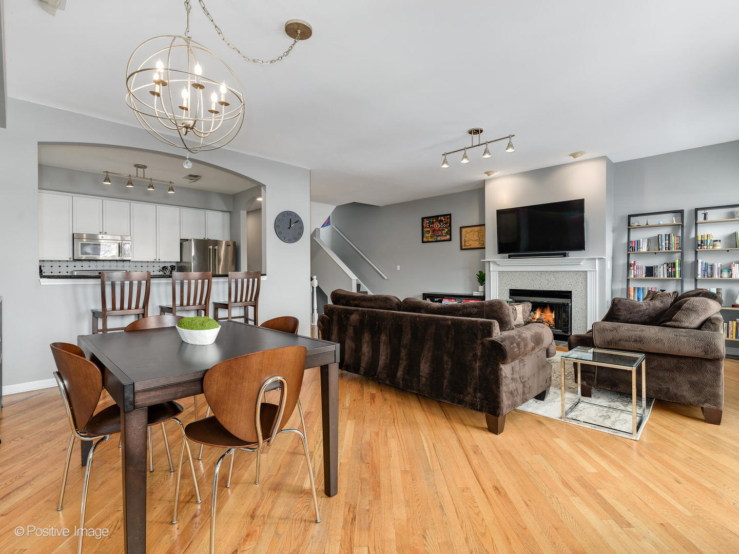 3240 N Sheffield Avenue 4