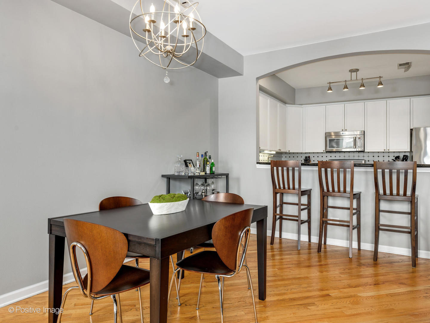 3240 N Sheffield Avenue 4