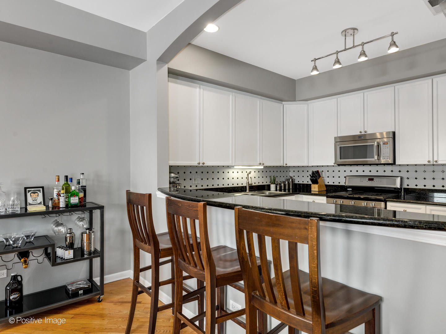 3240 N Sheffield Avenue 4