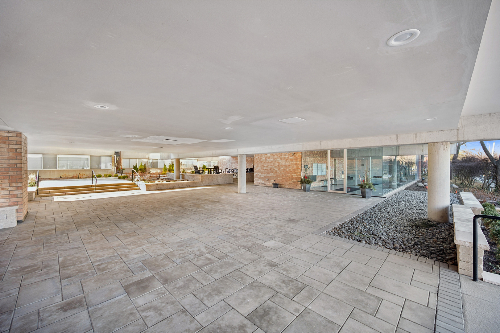 2020 ST. JOHNS Avenue 208