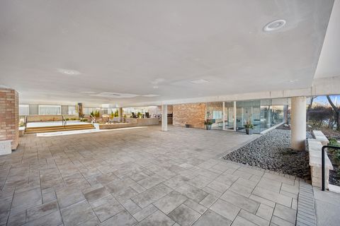 Tiny photo for 2020 ST. JOHNS Avenue #208, Highland Park, IL 60035 (MLS # 12579039)