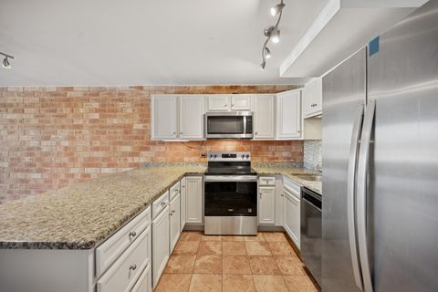 Tiny photo for 2020 ST. JOHNS Avenue #208, Highland Park, IL 60035 (MLS # 12579039)