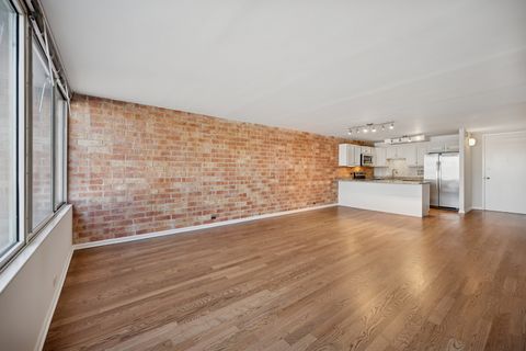 Tiny photo for 2020 ST. JOHNS Avenue #208, Highland Park, IL 60035 (MLS # 12579039)