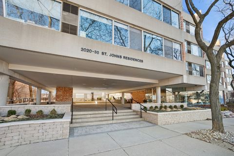 Photo of 2020 ST. JOHNS Avenue #208, Highland Park, IL 60035 (MLS # 12579039)