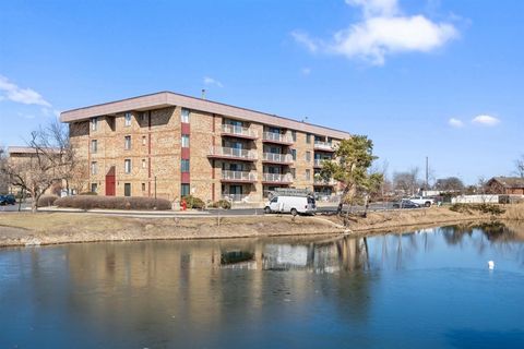 Tiny photo for 5450 Astor Lane #415, Rolling Meadows, IL 60008 (MLS # 12580173)