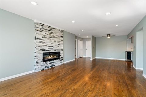 Tiny photo for 5450 Astor Lane #415, Rolling Meadows, IL 60008 (MLS # 12580173)