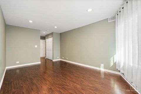 Tiny photo for 5450 Astor Lane #415, Rolling Meadows, IL 60008 (MLS # 12580173)