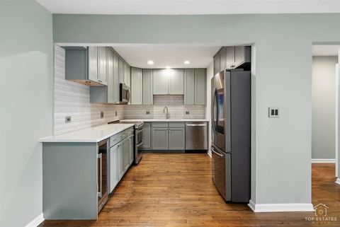 Tiny photo for 5450 Astor Lane #415, Rolling Meadows, IL 60008 (MLS # 12580173)