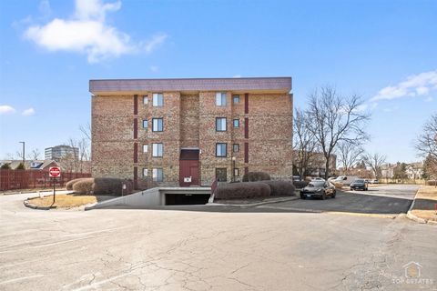 Tiny photo for 5450 Astor Lane #415, Rolling Meadows, IL 60008 (MLS # 12580173)