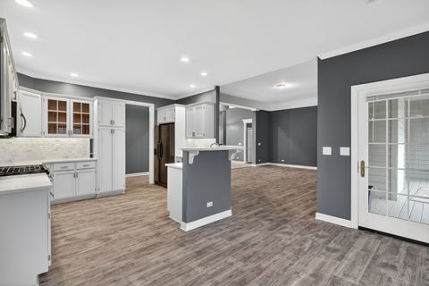 Tiny photo for 412 Rainbow Drive, Sleepy Hollow, IL 60118 (MLS # 12611397)