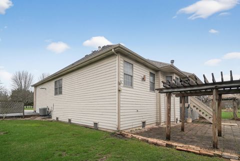 Tiny photo for 412 Rainbow Drive, Sleepy Hollow, IL 60118 (MLS # 12611397)