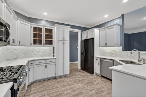 Tiny photo for 412 Rainbow Drive, Sleepy Hollow, IL 60118 (MLS # 12611397)