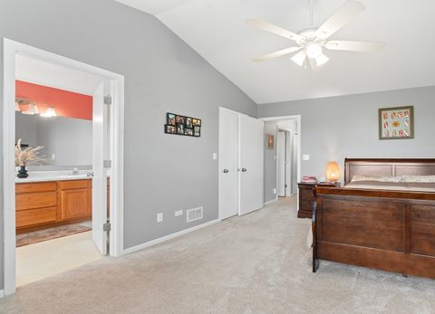 Tiny photo for 2060 Crossing Court, Lombard, IL 60148 (MLS # 12637746)
