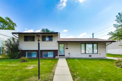 Photo of 655 Thornwood Drive, Buffalo Grove, IL 60089 (MLS # 12793685)