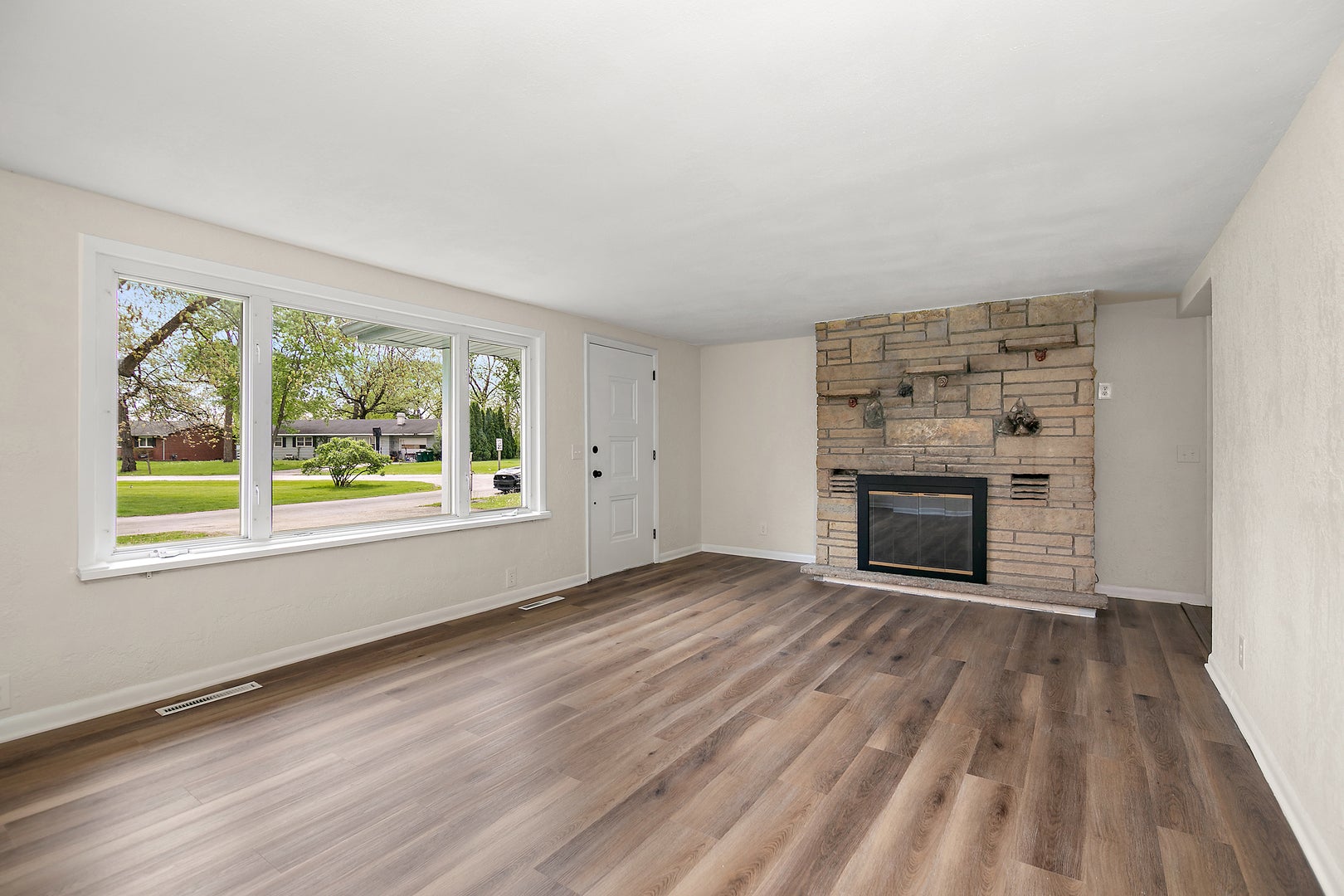 988 Spruce Lane