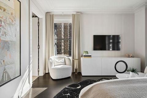 Tiny photo for 1540 N Lake Shore Drive #8N, Chicago, IL 60610 (MLS # 12689371)