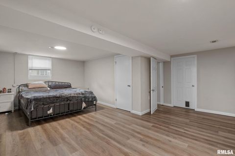 Tiny photo for 15 RIVERVIEW Lane, Bettendorf, IA 52722 (MLS # QC4265995)