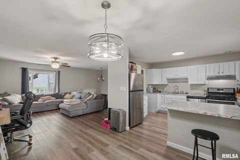 Tiny photo for 15 RIVERVIEW Lane, Bettendorf, IA 52722 (MLS # QC4265995)