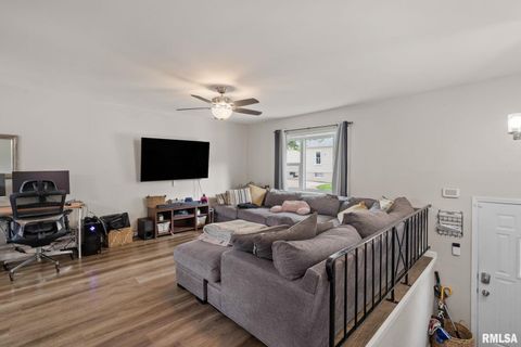 Tiny photo for 15 RIVERVIEW Lane, Bettendorf, IA 52722 (MLS # QC4265995)