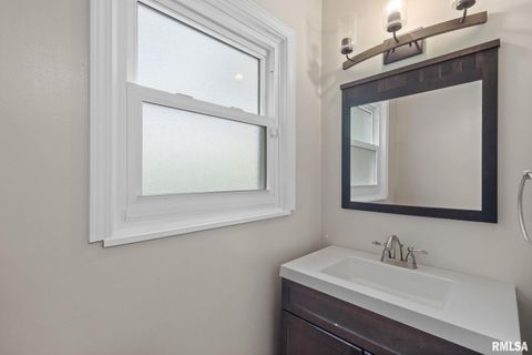 Tiny photo for 15 RIVERVIEW Lane, Bettendorf, IA 52722 (MLS # QC4265995)