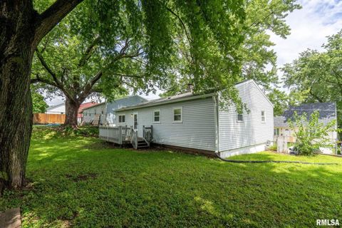 Tiny photo for 15 RIVERVIEW Lane, Bettendorf, IA 52722 (MLS # QC4265995)