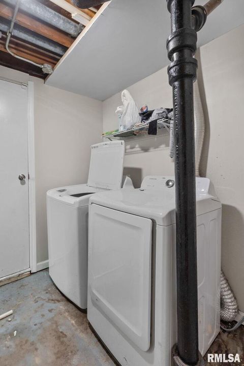 Tiny photo for 15 RIVERVIEW Lane, Bettendorf, IA 52722 (MLS # QC4265995)