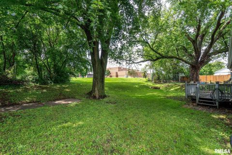 Tiny photo for 15 RIVERVIEW Lane, Bettendorf, IA 52722 (MLS # QC4265995)