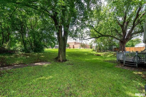 Tiny photo for 15 RIVERVIEW Lane, Bettendorf, IA 52722 (MLS # QC4265995)