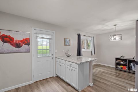 Tiny photo for 15 RIVERVIEW Lane, Bettendorf, IA 52722 (MLS # QC4265995)