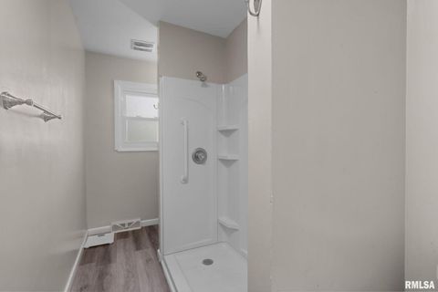 Tiny photo for 15 RIVERVIEW Lane, Bettendorf, IA 52722 (MLS # QC4265995)