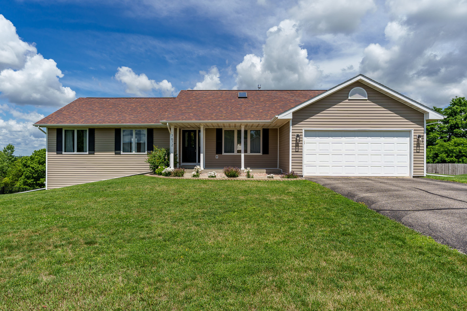 7672 Hawks Ridge
