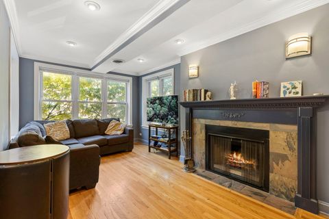 Tiny photo for 945 W GORDON Terrace #2W, Chicago, IL 60613 (MLS # 12485243)