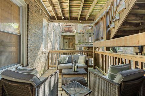 Tiny photo for 945 W GORDON Terrace #2W, Chicago, IL 60613 (MLS # 12485243)