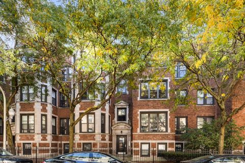 Tiny photo for 945 W GORDON Terrace #2W, Chicago, IL 60613 (MLS # 12485243)