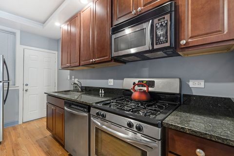 Tiny photo for 945 W GORDON Terrace #2W, Chicago, IL 60613 (MLS # 12485243)