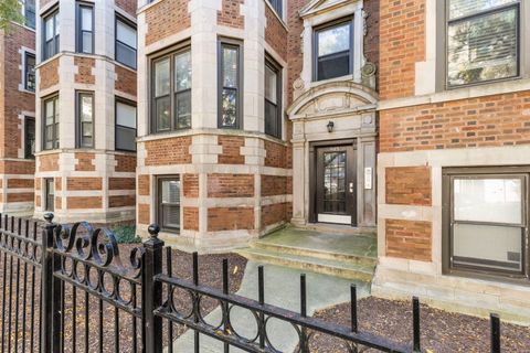 Tiny photo for 945 W GORDON Terrace #2W, Chicago, IL 60613 (MLS # 12485243)