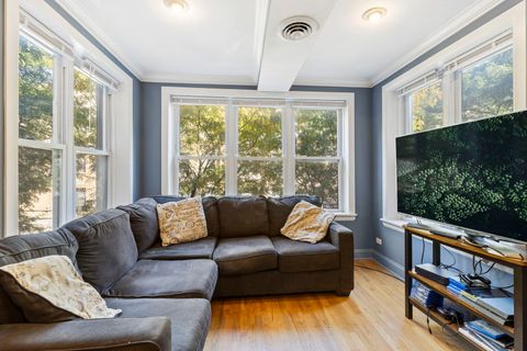 Tiny photo for 945 W GORDON Terrace #2W, Chicago, IL 60613 (MLS # 12485243)