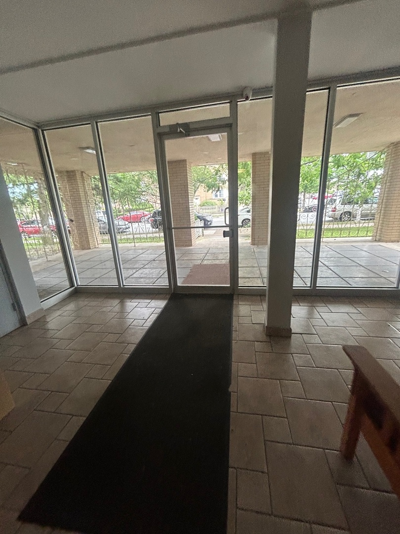 2501 W TOUHY Avenue 406