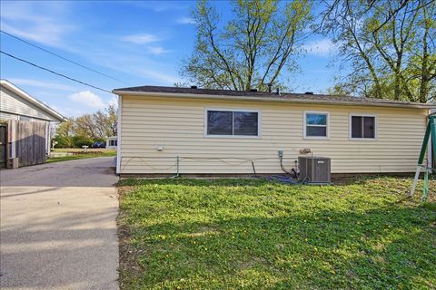Tiny photo for 403 Sunset Drive, Leroy, IL 61752 (MLS # 12612539)