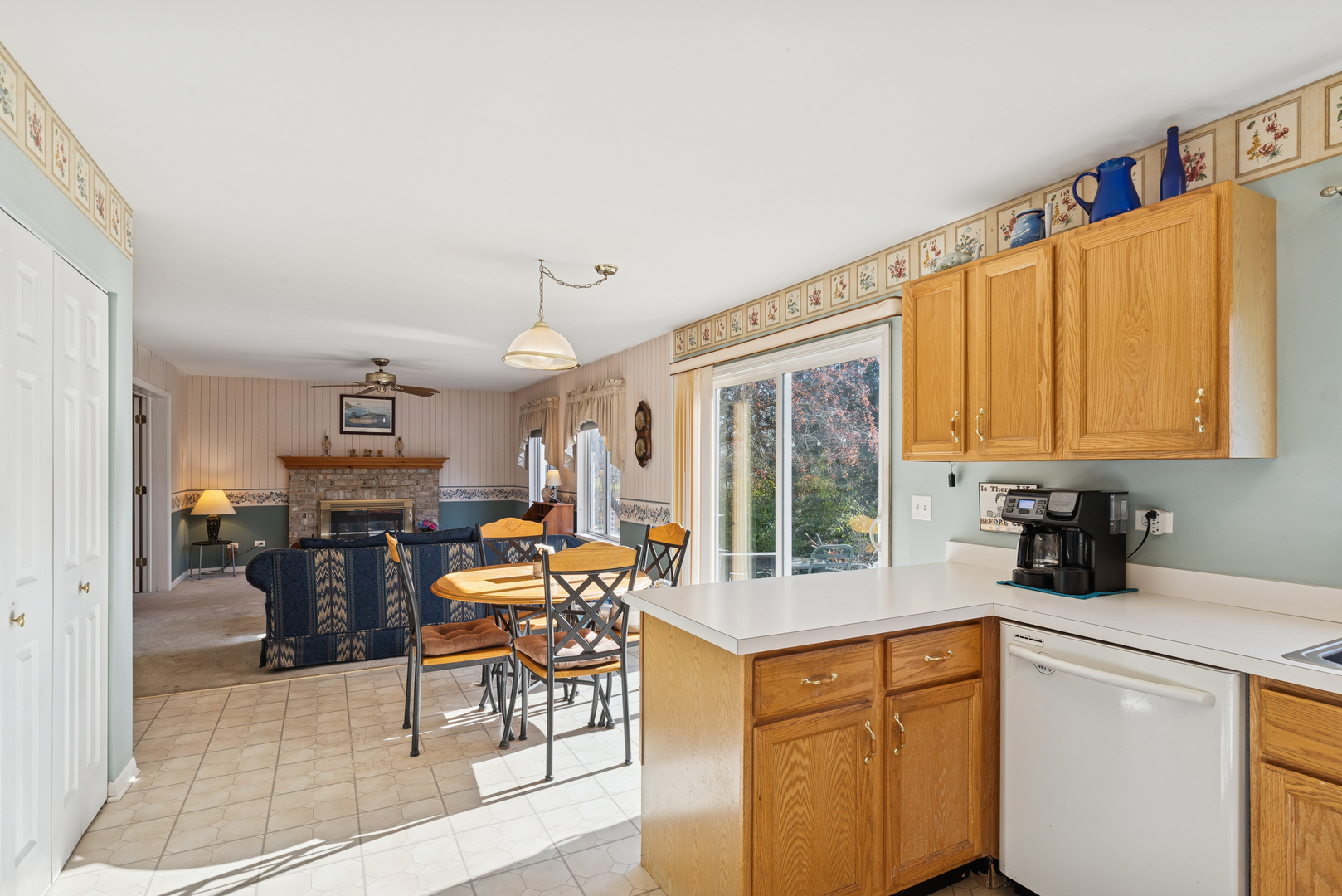 Lake Villa, Illinois 60046, United States, 4 Bedrooms Bedrooms, ,3 BathroomsBathrooms,Residential,Active,244281