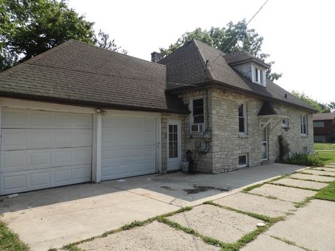 Photo of 1301 Park Avenue, North Chicago, IL 60064 (MLS # 12431652)
