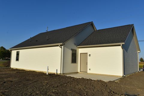 Tiny photo for 180 S Oak Street, El Paso, IL 61738 (MLS # 12467316)