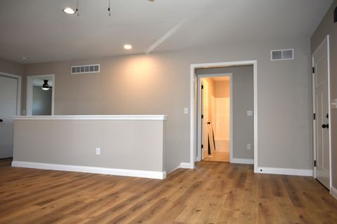 Tiny photo for 180 S Oak Street, El Paso, IL 61738 (MLS # 12467316)