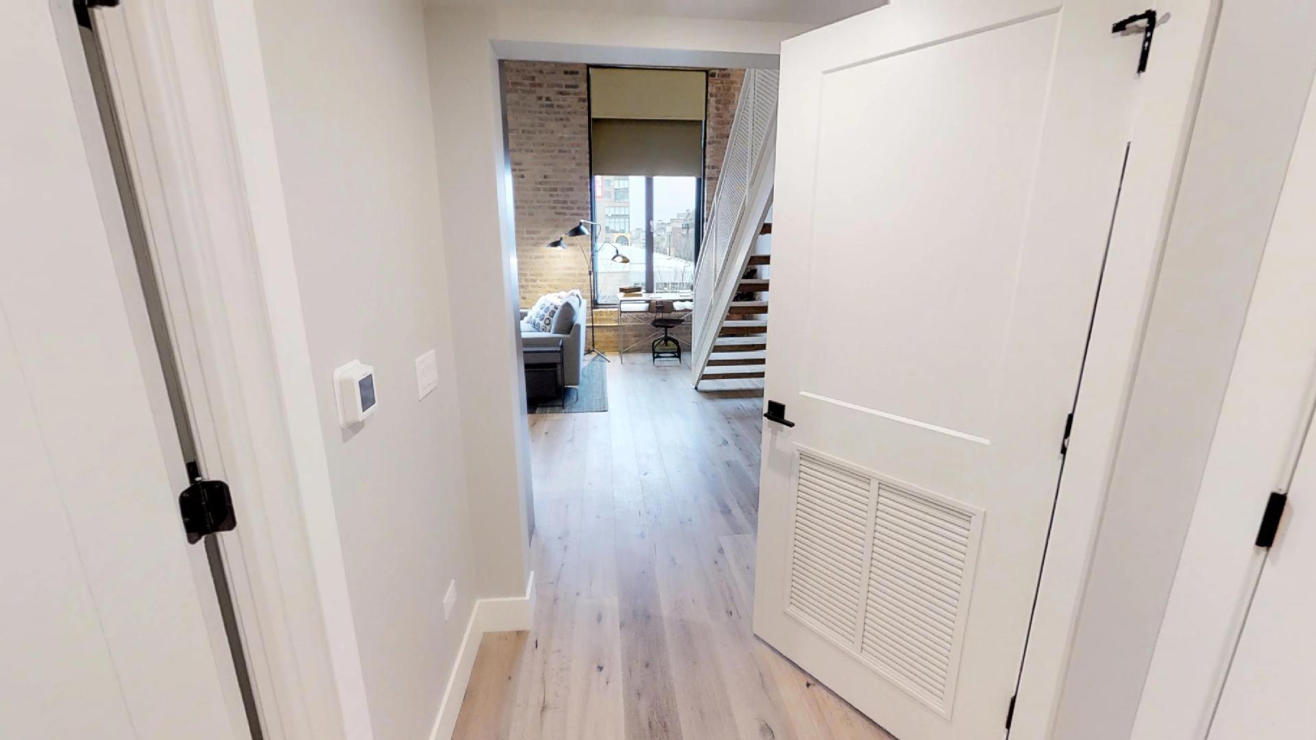 729 N Sangamon Street 303