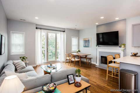 Tiny photo for 1534 N BOSWORTH Avenue #3, Chicago, IL 60642 (MLS # 12724217)